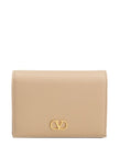 Valentino Garavani-VLogo Signature Grainy Calfskin Wallet